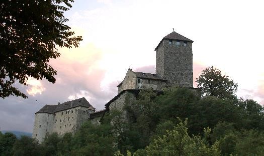 Burg im Sonnenuntergang